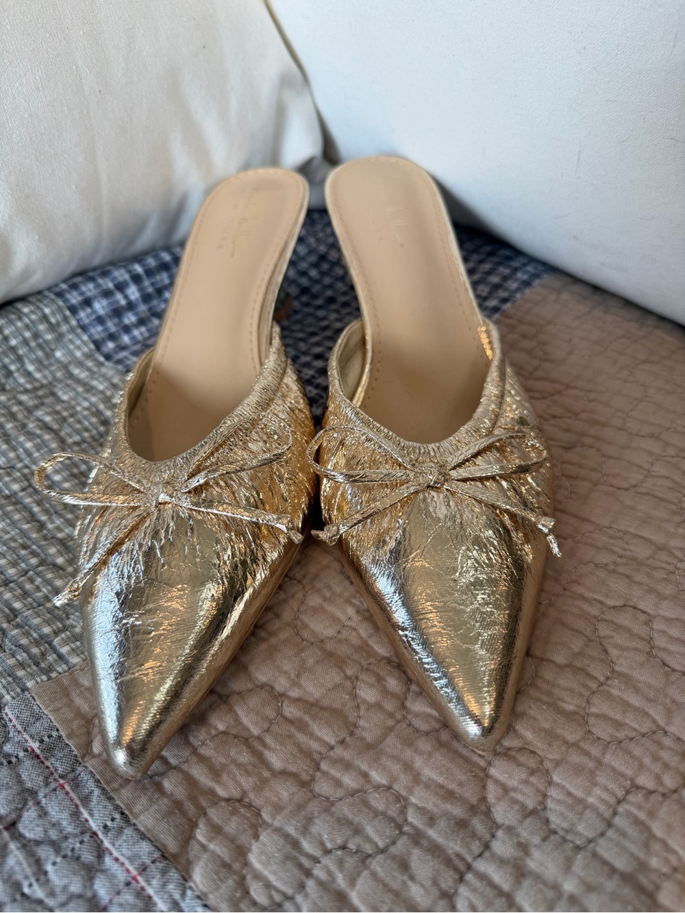 Nicole Miller Women’s Metallic Gold Pointed Toe Bow Mules size 10